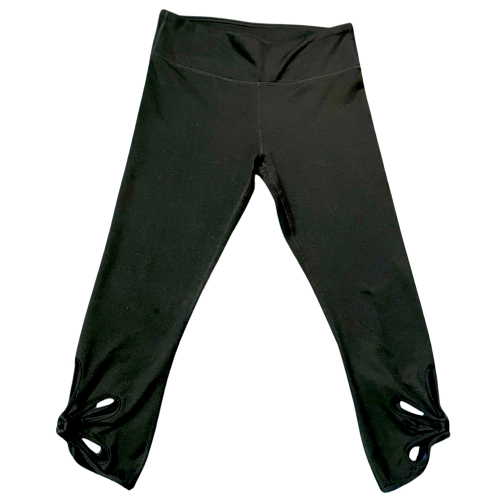 Fabletics women’s black capri athletic leggings size small